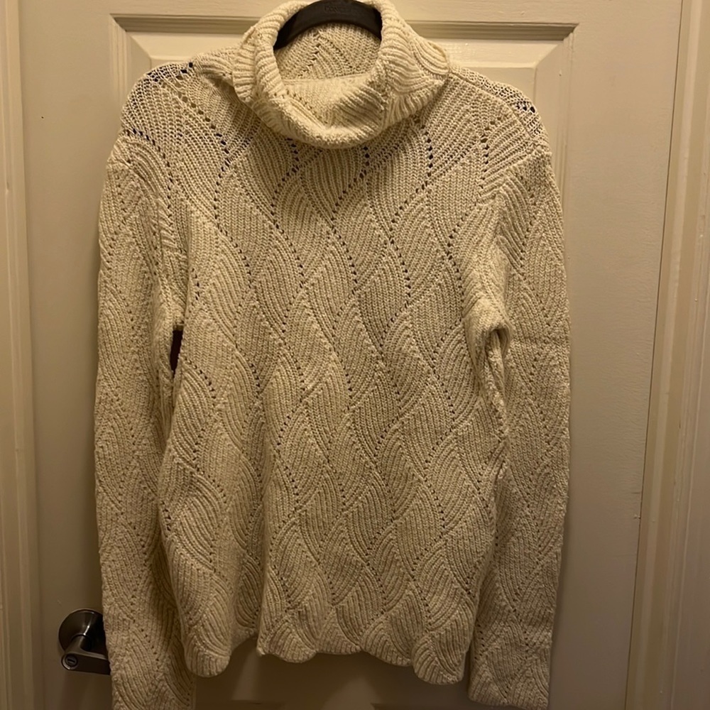 Sundance Champlain Ivory turtleneck sweater! GUC. Size M